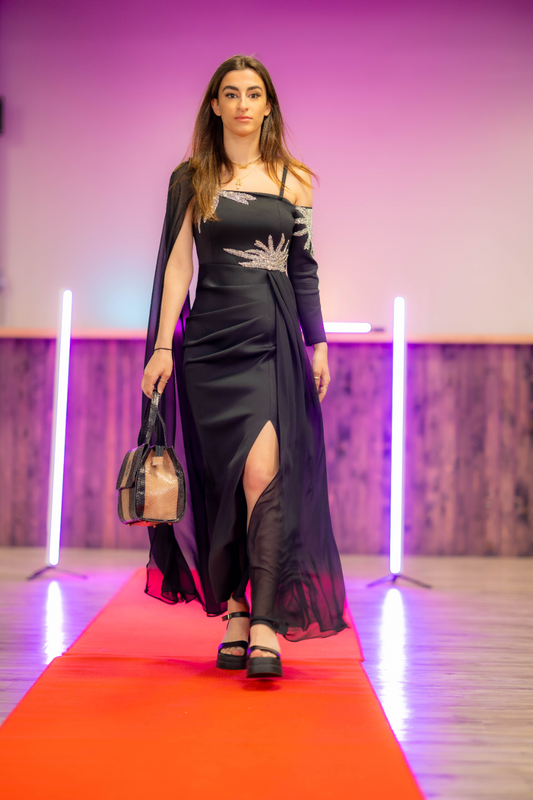LARYNA COLLECTION BLACK