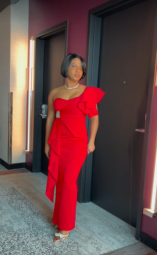 COLLECTION NAOMIE ROUGE
